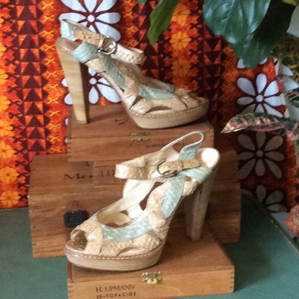 Coach Tamara snakeskin sandals heels Size 10
